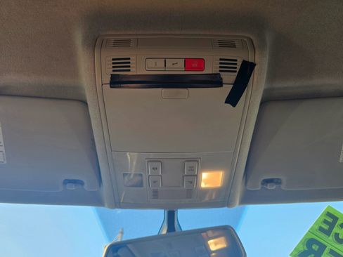 Used 2020 Volkswagen Tiguan SEL image 34