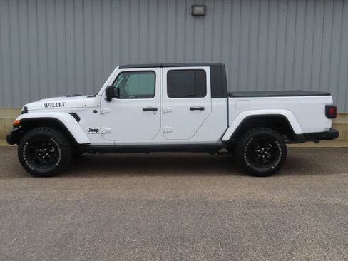 Used 2022 Jeep Gladiator Sport AWD/4WD image 8