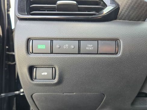 Used 2024 Nissan Sentra SV FWD image 20