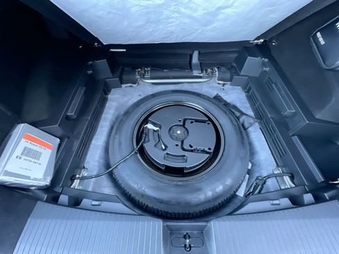 Used 2024 Nissan Rogue SV image 26