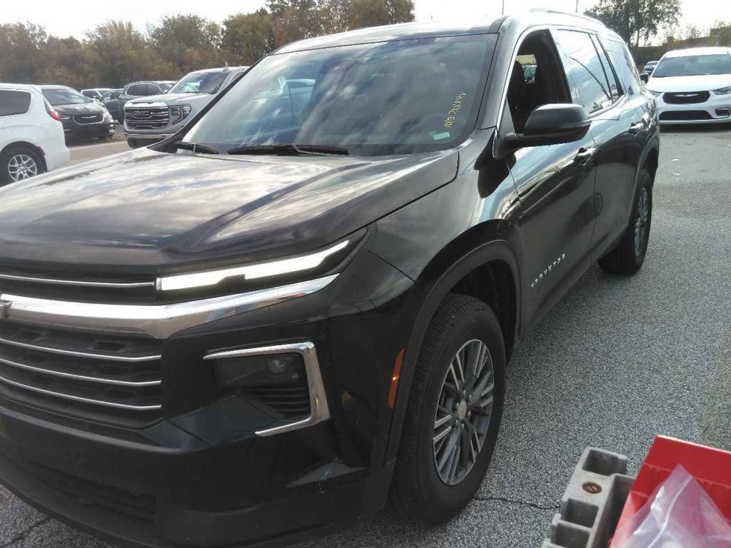 Used 2026 Chevrolet Traverse LT AWD/4WD image 7