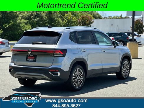 Used 2025 Volkswagen Taos SE FWD image 7