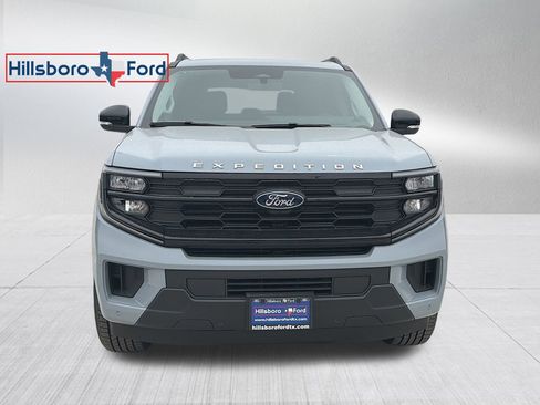 New 2026 Ford Expedition Active image 2