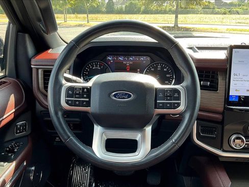 Used 2024 Ford Expedition Max Limited image 5