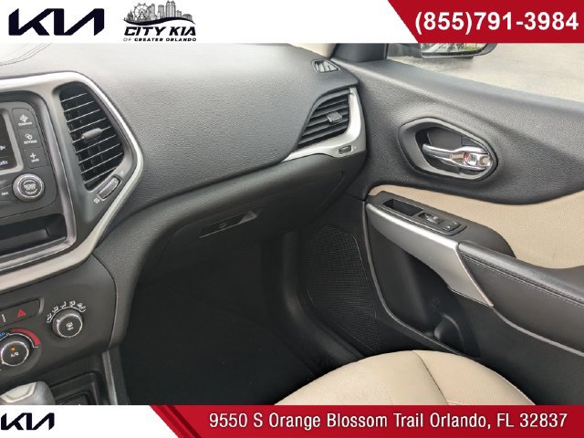 Used 2018 Jeep Cherokee Latitude FWD image 17