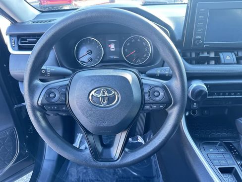 Used 2021 Toyota RAV4 LE AWD/4WD image 18