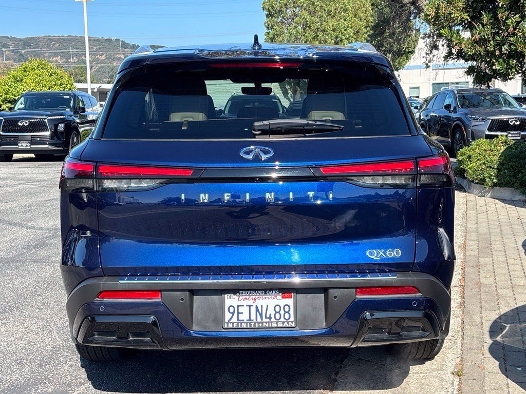 Used 2023 INFINITI QX60 Luxe w/ Cargo Package FWD image 6