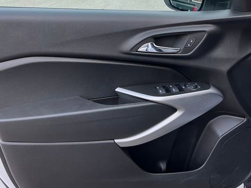 Used 2024 Chevrolet Trax LS image 5