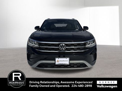 Used 2020 Volkswagen Atlas Cross Sport SE w/ Panoramic Sunroof Package image 3