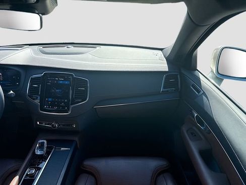 Used 2023 Volvo XC90 B6 Ultimate image 19