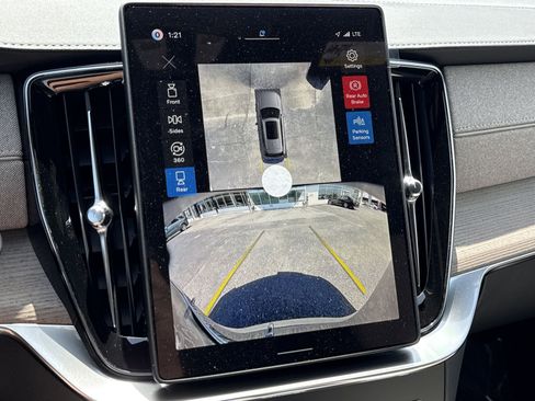 New 2026 Volvo XC90 T8 Ultra w/ Protection Package Premier image 27