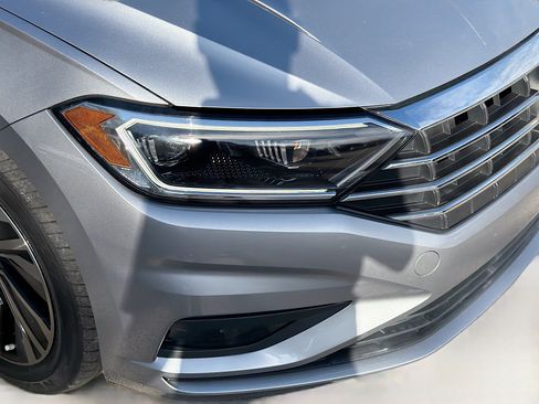 Used 2019 Volkswagen Jetta SEL Premium image 34