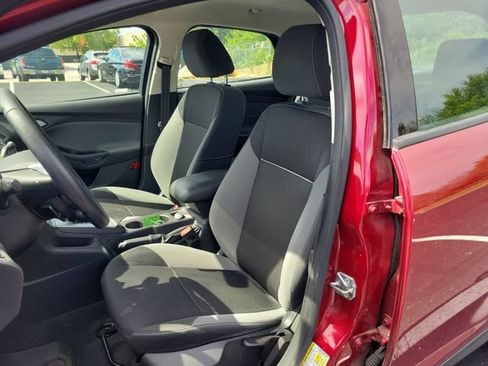 Used 2014 Ford Focus SE FWD image 19