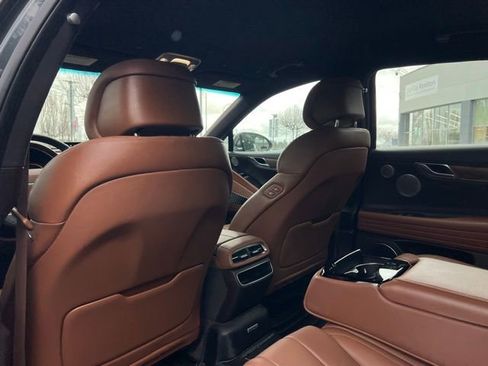Used 2024 Genesis G80 image 8