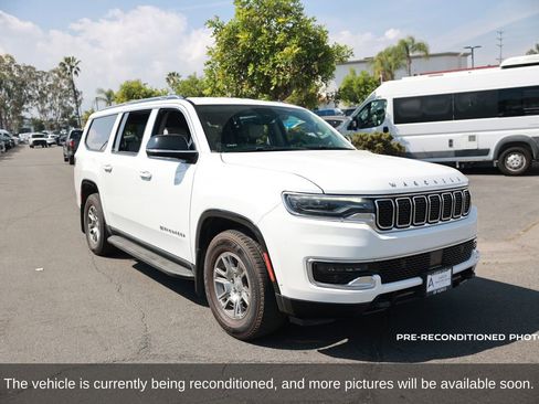 Used 2023 Jeep Wagoneer L 4WD w/ Rear Seat Video Group 1 image 8