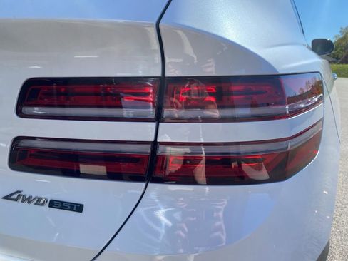 New 2025 Genesis GV80 3.5T Prestige image 14