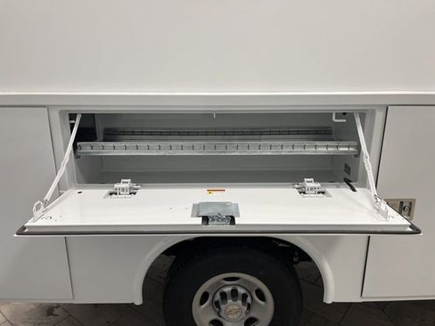 New 2025 Chevrolet Express 3500 Work Van w/ Power Convenience Package image 9