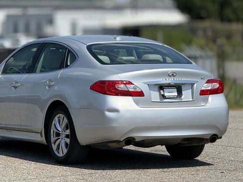 Used 2011 INFINITI M37 w/ Deluxe Touring Pkg RWD image 16