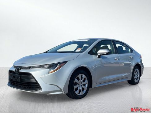 Certified 2025 Toyota Corolla LE FWD image 2