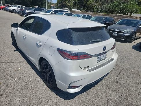 Used 2017 Lexus CT 200h w/ Navigation System Package FWD image 3
