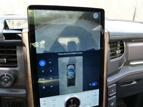 Used 2024 Ford F150 Lightning Lariat image 18