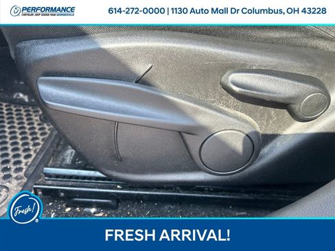 Used 2017 Jeep Renegade Latitude w/ Cold Weather Group AWD/4WD image 18
