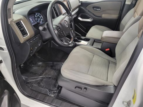 Used 2022 Nissan Frontier SV w/ Technology Package AWD/4WD image 9
