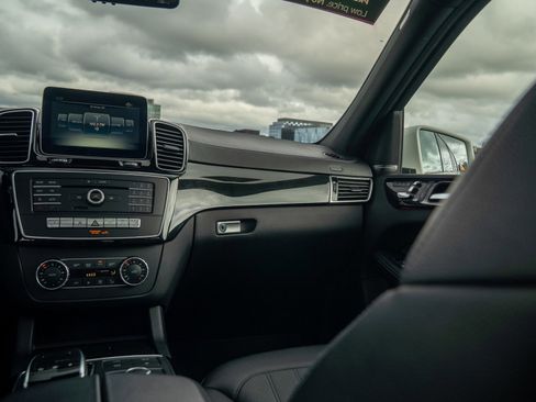Certified 2018 Mercedes-Benz GLS 450 4MATIC image 23
