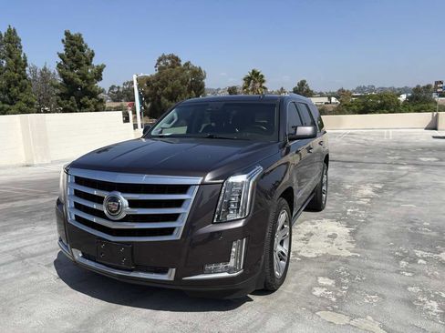 Used 2015 Cadillac Escalade Premium image 6