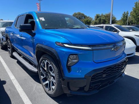Used 2025 Chevrolet Silverado EV RST AWD/4WD image 1