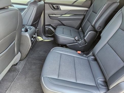 Used 2025 Buick Enclave Preferred FWD image 31