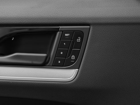 Certified 2024 Porsche Cayenne AWD/4WD image 30