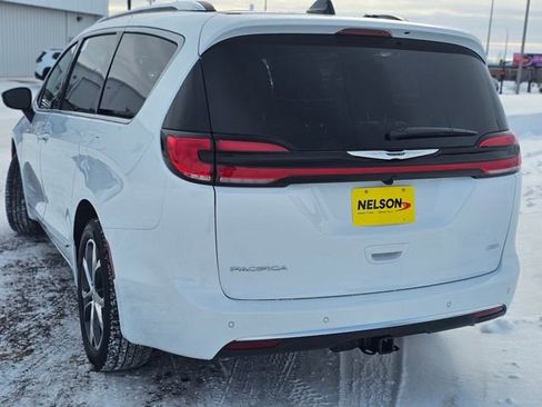 New 2026 Chrysler Pacifica Pinnacle w/ Trailer Tow Group image 3