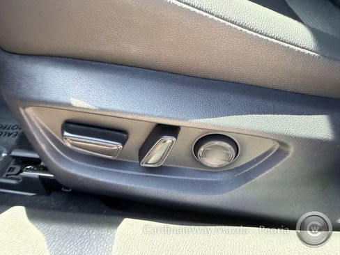Used 2026 Toyota Camry XLE FWD image 18