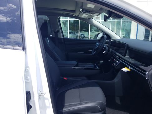 New 2026 Hyundai Tucson Limited FWD image 17