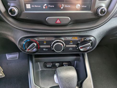 Certified 2025 Kia Soul LX FWD image 24