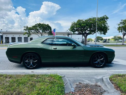 Used 2019 Dodge Challenger R/T RWD image 7