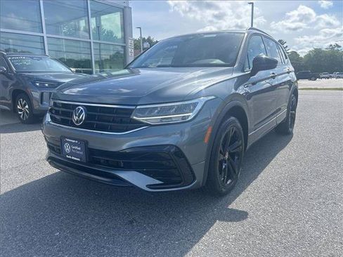 Certified 2023 Volkswagen Tiguan SE R-Line AWD/4WD image 1