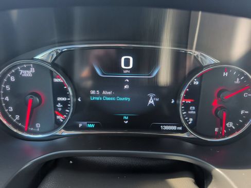 Used 2017 GMC Acadia Denali w/ Technology Package FWD image 12