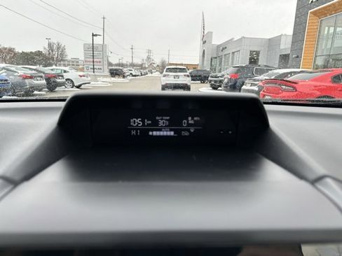 Used 2022 Subaru Crosstrek 2.0i Premium image 34