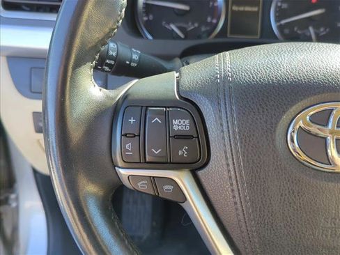 Used 2015 Toyota Highlander XLE image 15