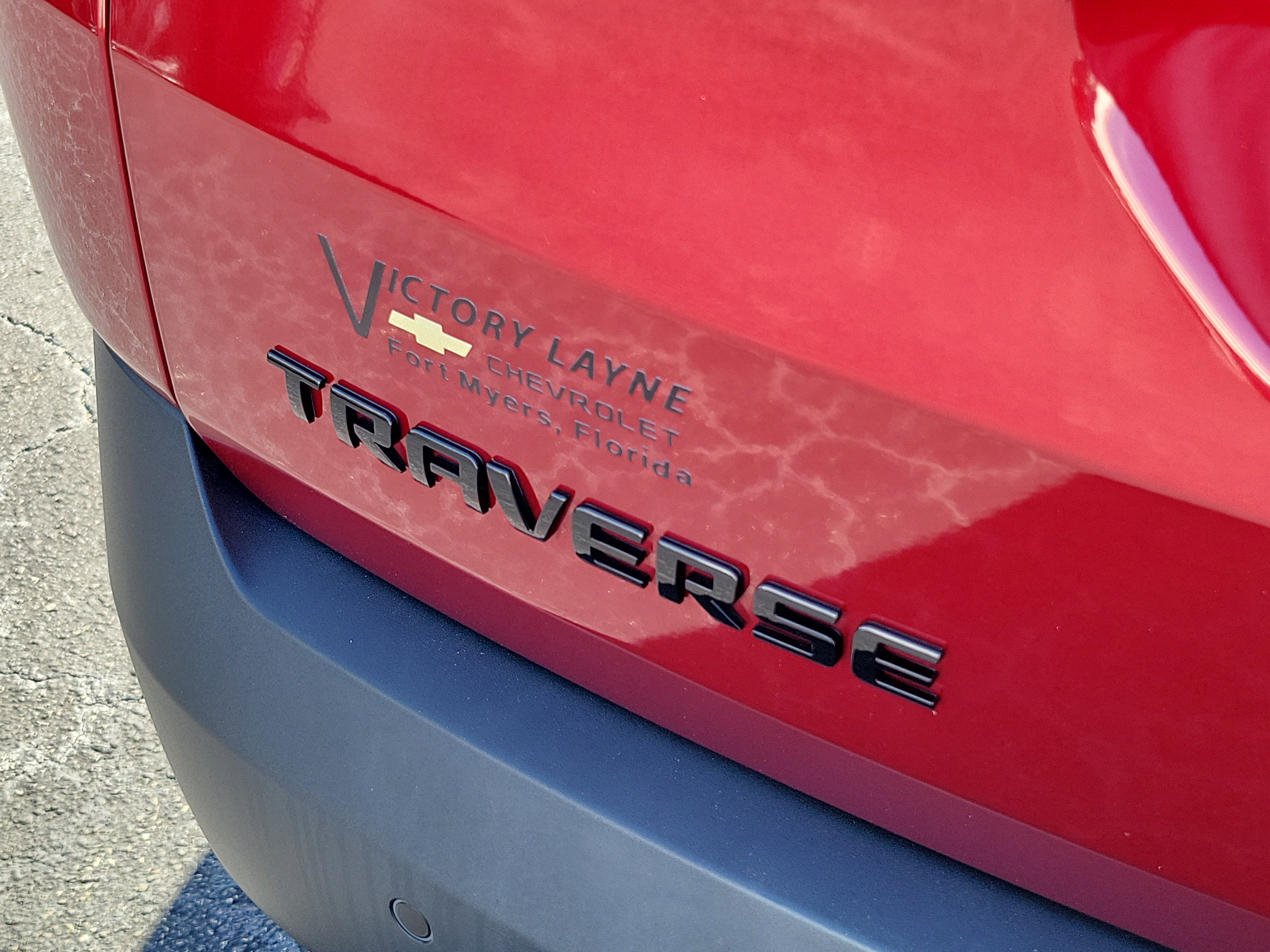 Used 2023 Chevrolet Traverse RS FWD image 6