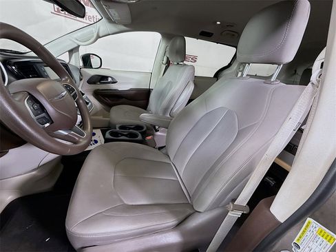 Used 2017 Chrysler Pacifica Touring Plus image 24