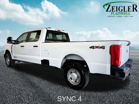 Used 2023 Ford F250 XL AWD/4WD image 3