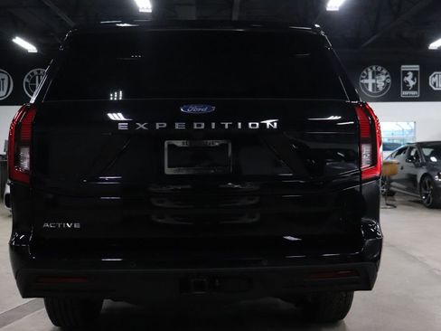 Used 2025 Ford Expedition Active image 4