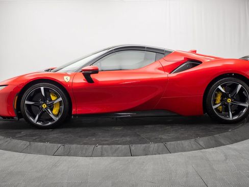 Used 2022 Ferrari SF90 Spider AWD/4WD image 16