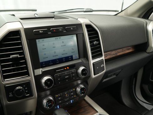 Used 2020 Ford F150 Lariat w/ Equipment Group 502A Luxury AWD/4WD image 44