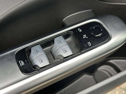 Used 2025 Mercedes-Benz C 300 4MATIC Sedan image 20