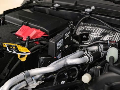 Used 2025 Jeep Gladiator Rubicon w/ Safety Group image 90