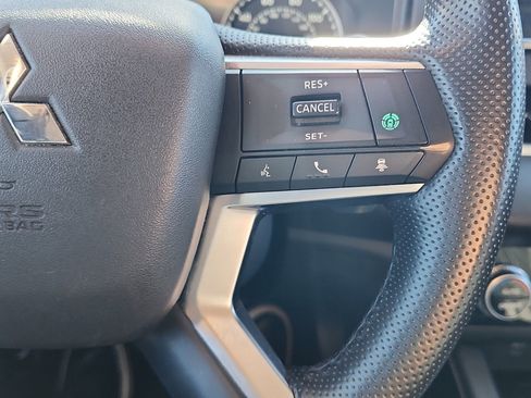 Used 2024 Mitsubishi Outlander SE image 22